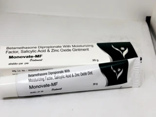Monovate - MF ( Betamethasone Salicylic Acid Zinc Oxide )