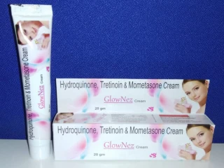 HYDROQUINONE+MOMETASONE+TRETINOIN