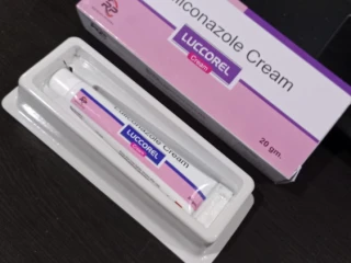 Luliconazole 1 %