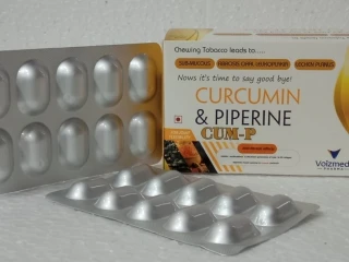 Curcumin 300 mg + Piperin 15 mg capsules